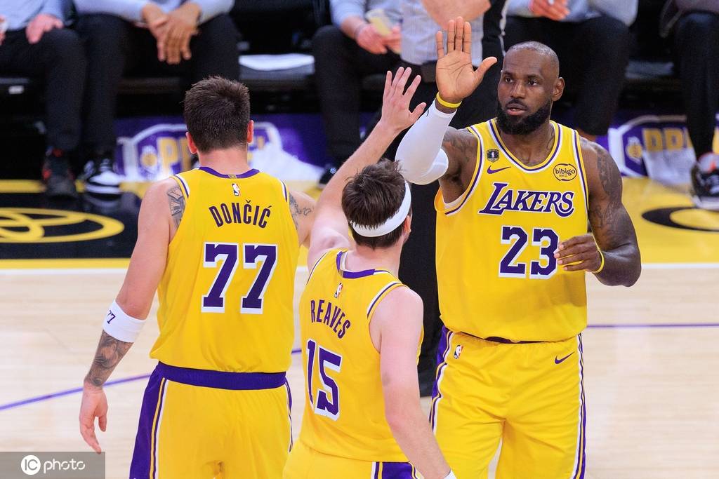 詹姆斯复出湖人并未退步 顶级“让学”助力东契奇50+